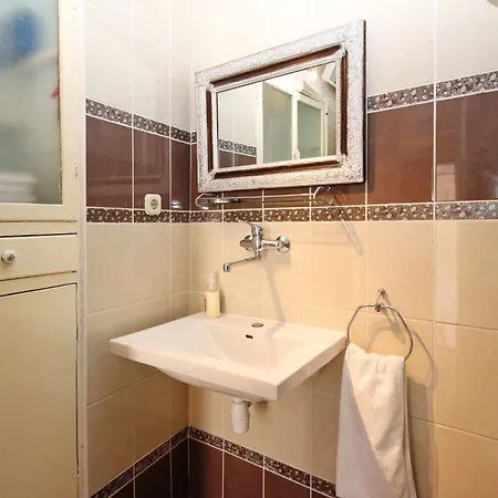 شقة In Mit Eigenem Balkon By Interhome باشْكا