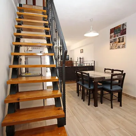 In Mit Eigenem Balkon By Interhome شقة *