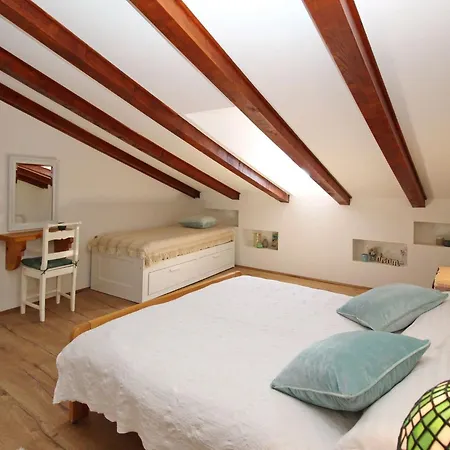 In Mit Eigenem Balkon By Interhome شقة