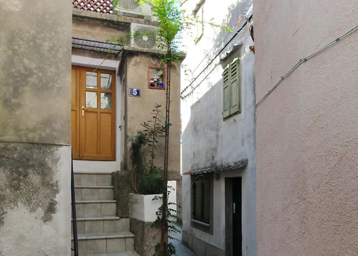 In Mit Eigenem Balkon By Interhome 巴斯卡