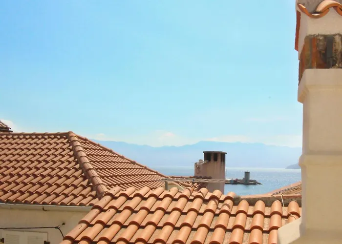 In Mit Eigenem Balkon By Interhome * باشْكا