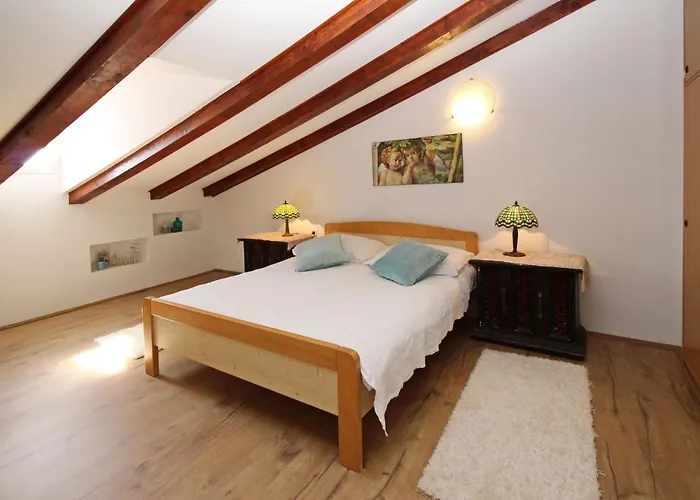 In Mit Eigenem Balkon By Interhome شقة باشْكا