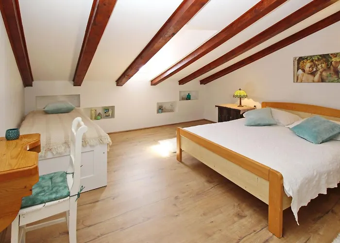 In Mit Eigenem Balkon By Interhome شقة باشْكا