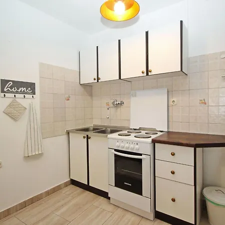 In Mit Eigenem Balkon By Interhome Apartmán