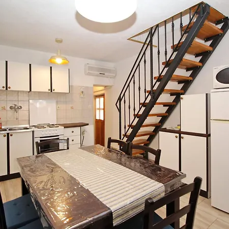 Apartmán In Mit Eigenem Balkon By Interhome Baška